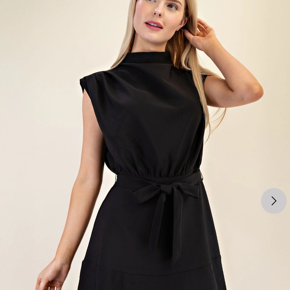 Elegant Black Sleeveless Dress